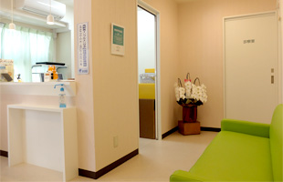 増田外科医院 受付 待合室